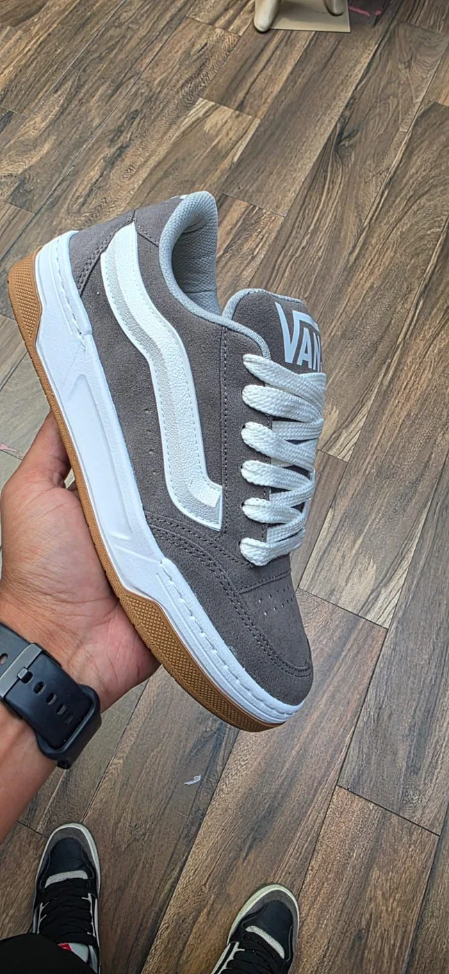 Vans U Hylane Panther Store